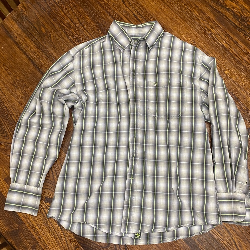 Men’s shirt size L